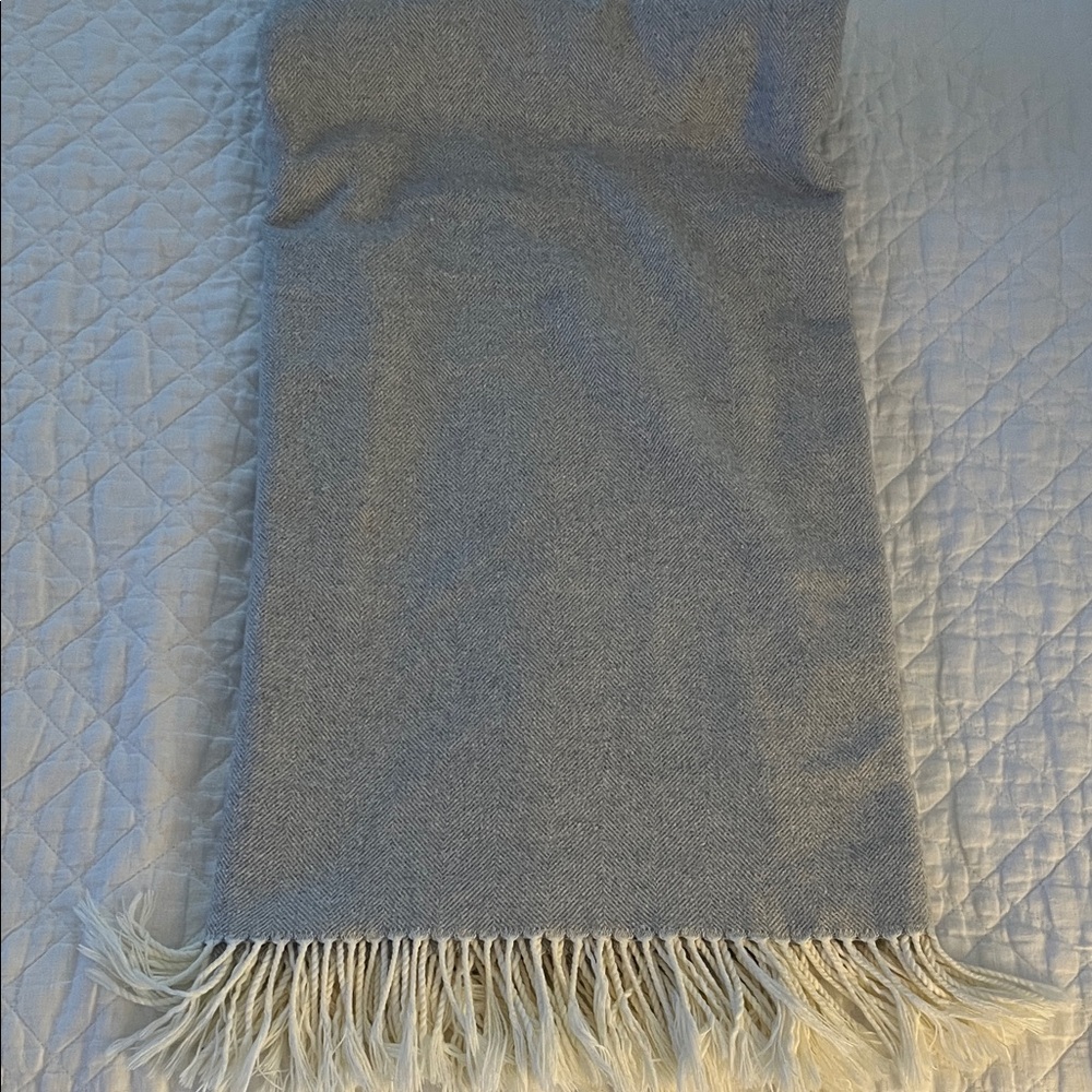 Luxurious Soft Gray Throw Blanket